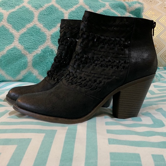 Fergalicious Shoes - FERGALICIOUS WANDERER DOE BOOTIE FASHION BOOT